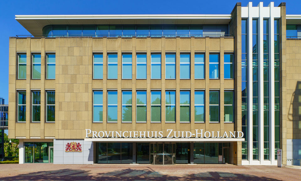 De entree van ons provinciehuis